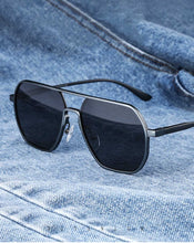 Carregar imagem no visualizador da galeria, Blackout
